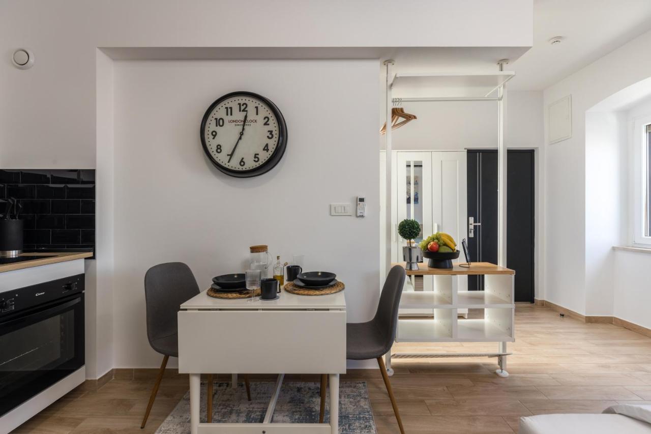 Agostini - Self Check-In Studios - Free Gated Parking On Site Rijeka Exterior foto